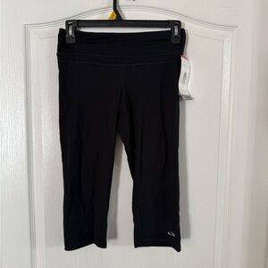 Champion Advanced Women’s Black Fitted Capri Legging NWT XS. MH-230